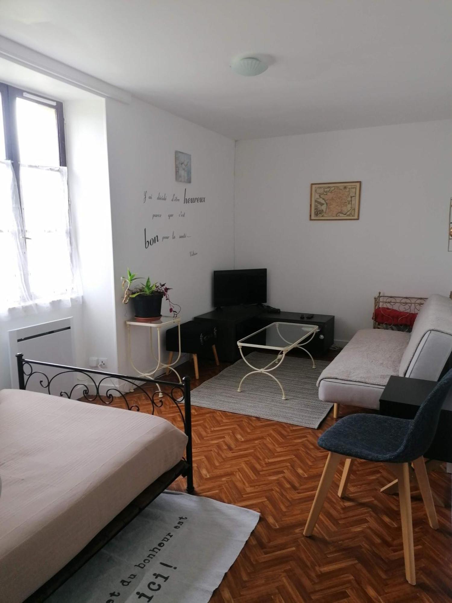Gite 4 Pers, Jacuzzi, Piscine, Proche Futuroscope, Calme Et Nature A La Roche Posay Ла Рош-Позе Екстериор снимка
